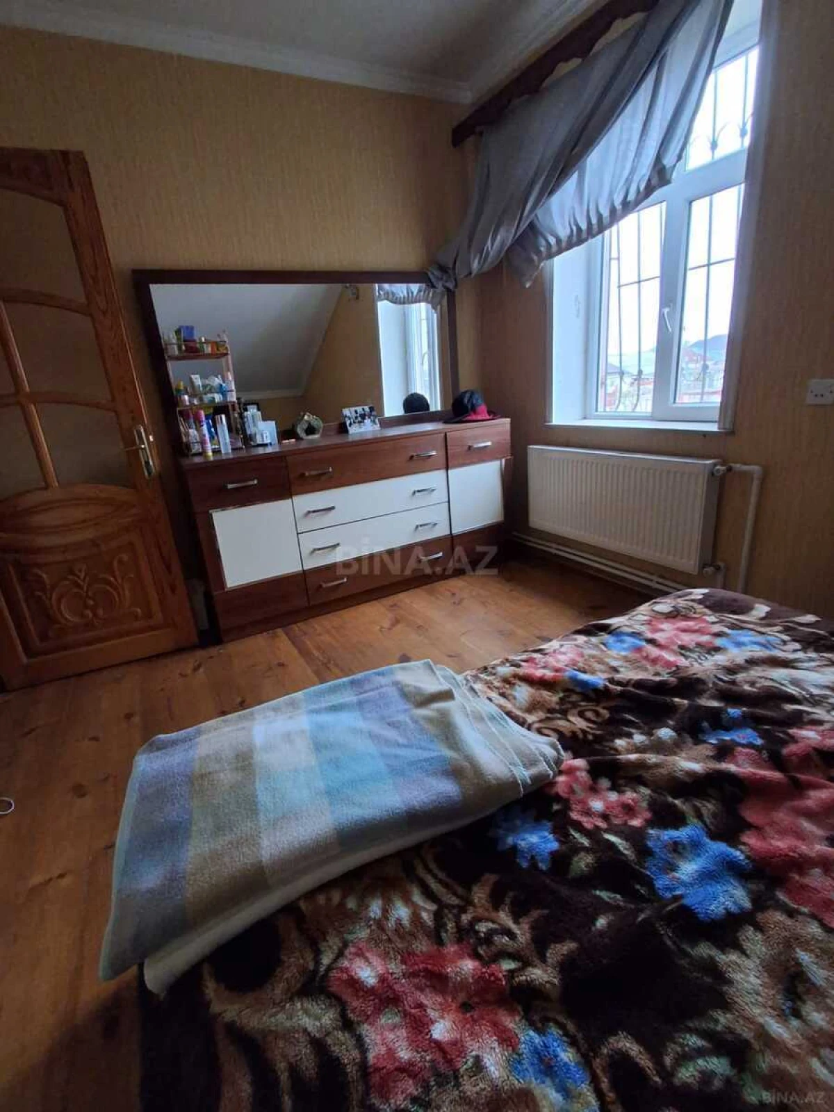 Satılır 6 otaqlı həyət evi 230 m²