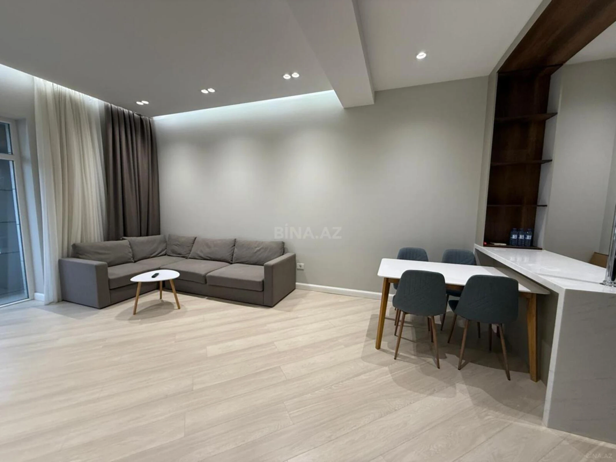 Kirayə verilir 2 otaqlı mənzil 75 m²