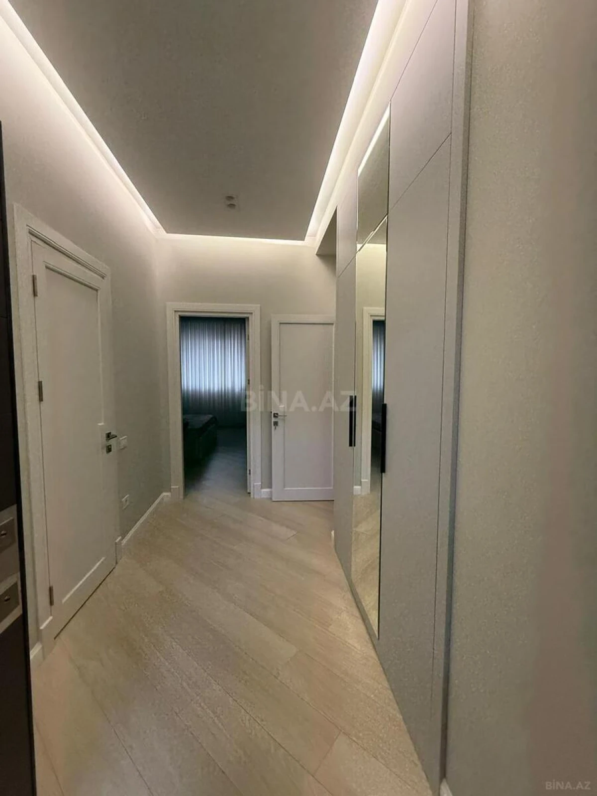 Kirayə verilir 2 otaqlı mənzil 75 m²