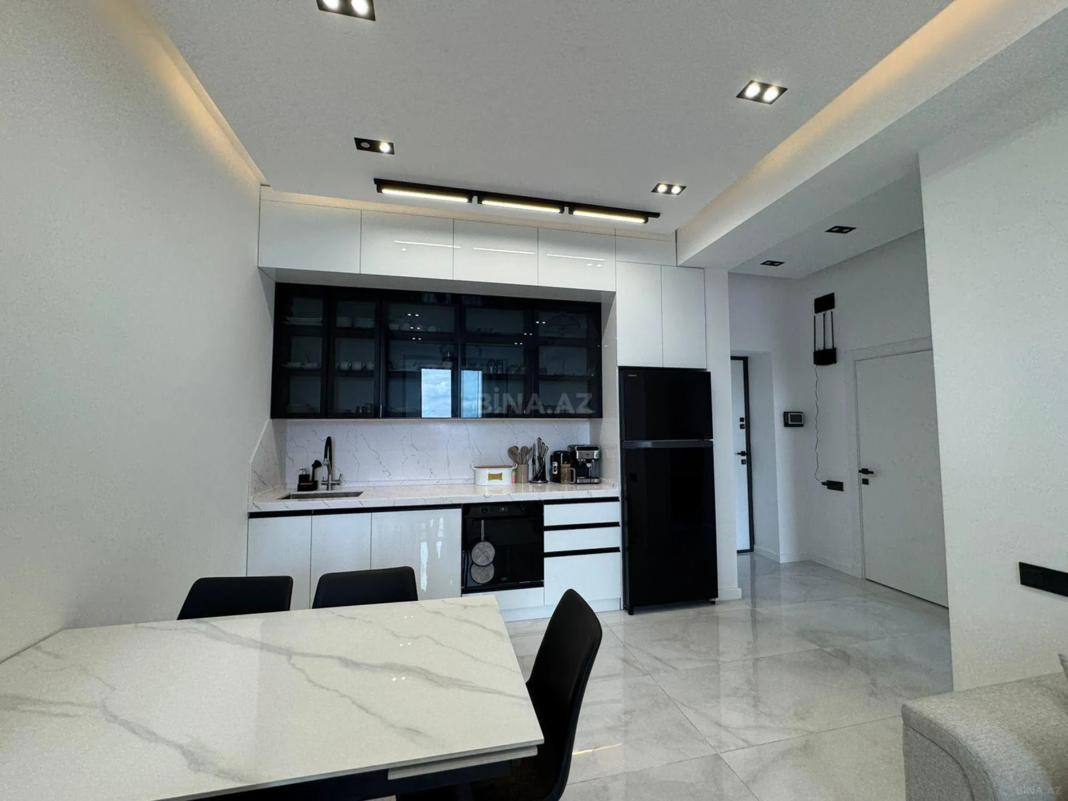 Kirayə verilir 2 otaqlı mənzil 60 m²