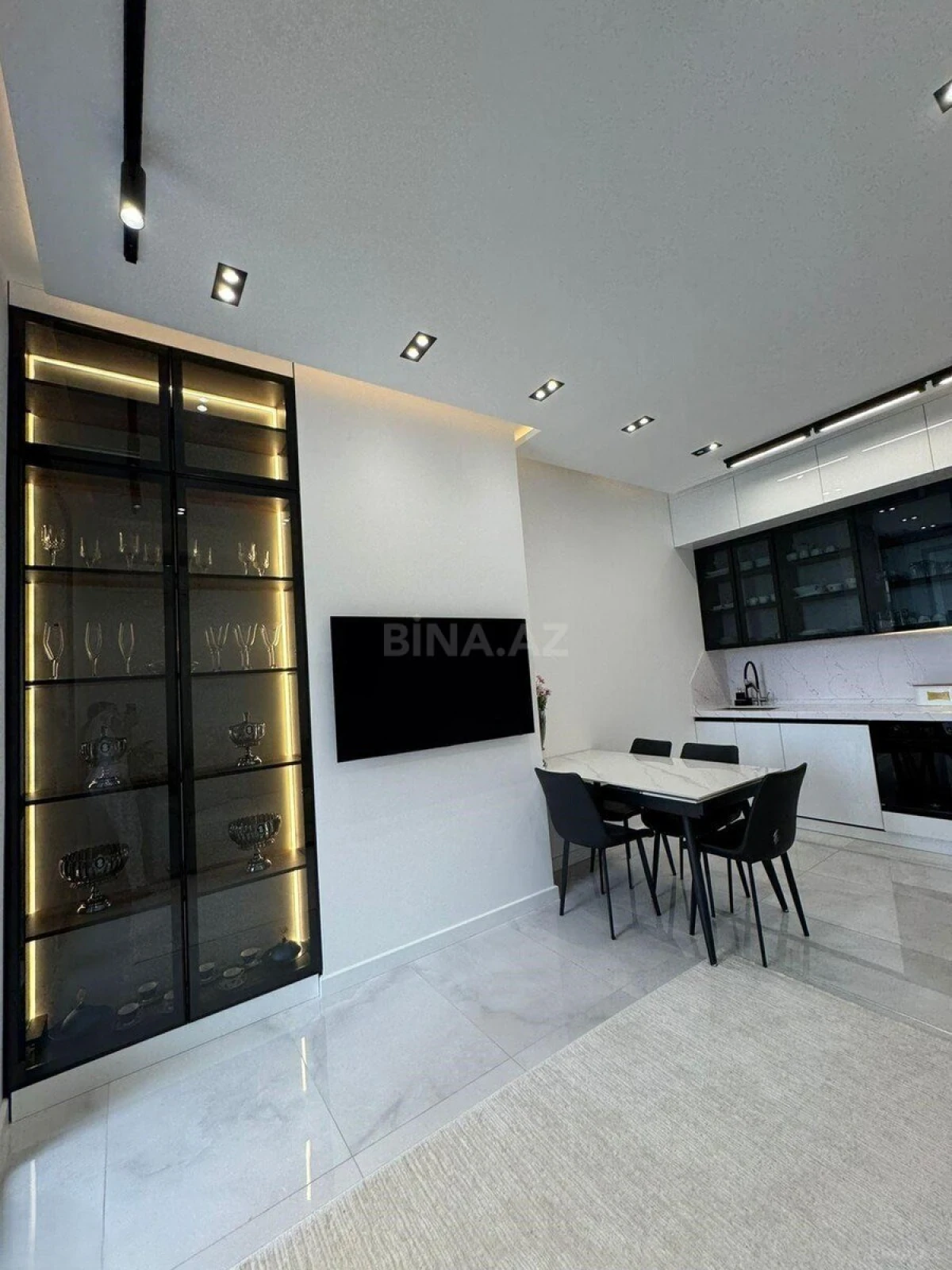 Kirayə verilir 2 otaqlı mənzil 60 m²