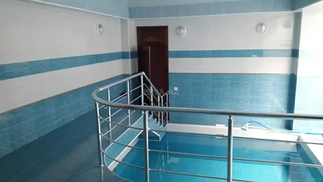 Satılır 8 otaqlı həyət evi 600 m²