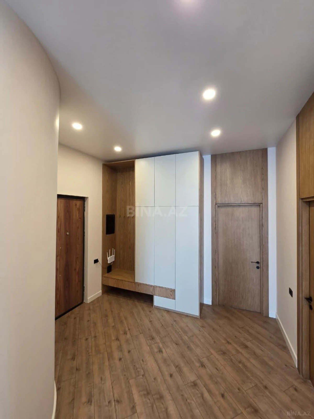 Kirayə verilir 4 otaqlı mənzil 133 m²