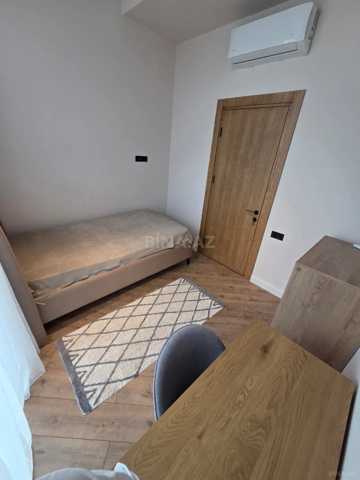 Kirayə verilir 4 otaqlı mənzil 133 m²