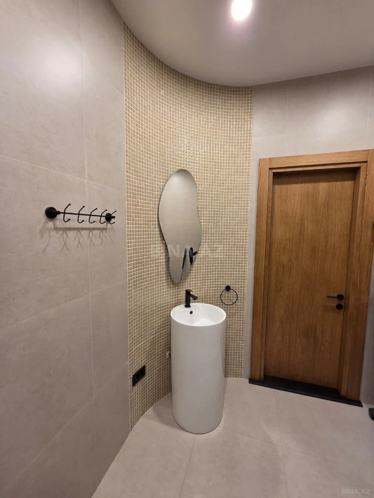 Kirayə verilir 4 otaqlı mənzil 133 m²