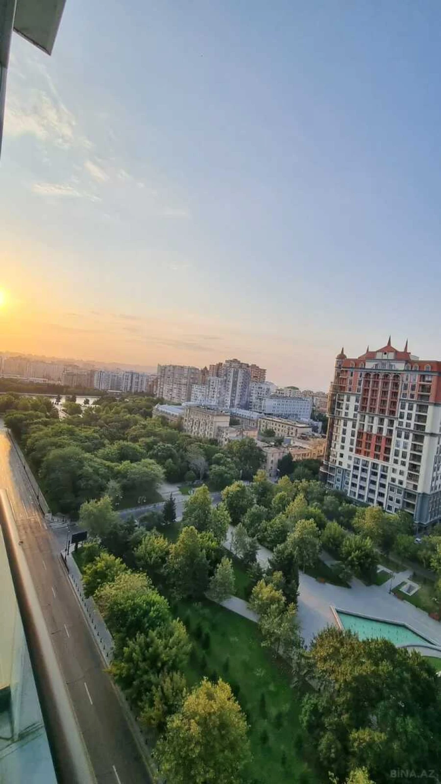 Kirayə verilir 4 otaqlı mənzil 133 m²