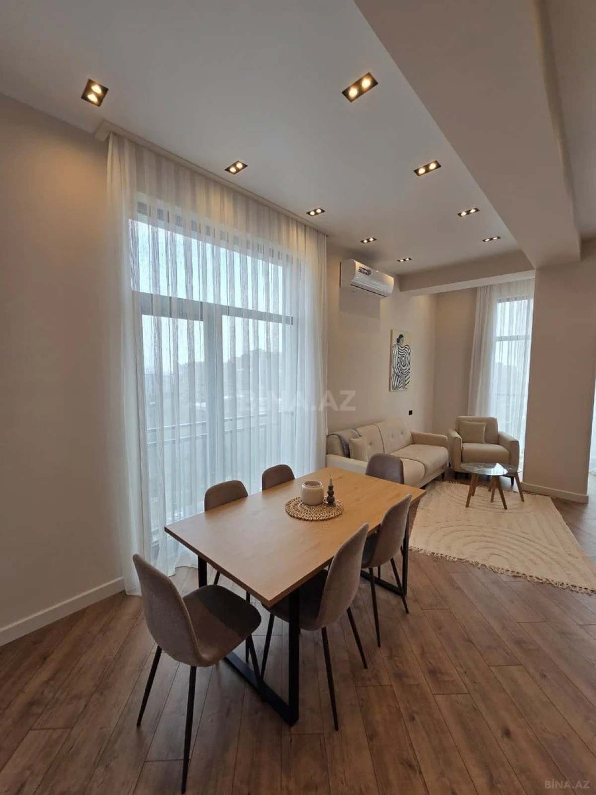 Kirayə verilir 4 otaqlı mənzil 133 m²