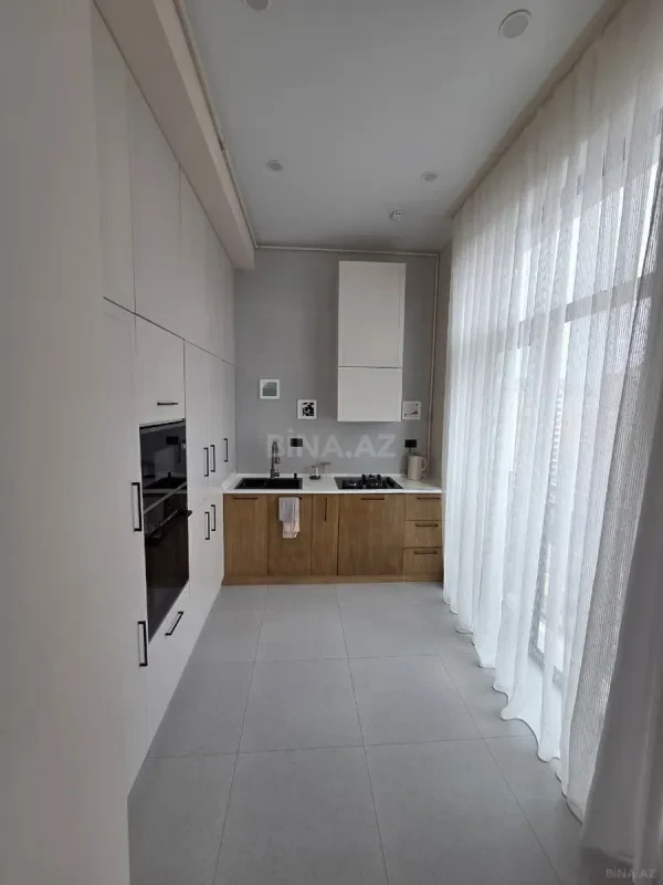 Kirayə verilir 4 otaqlı mənzil 133 m²
