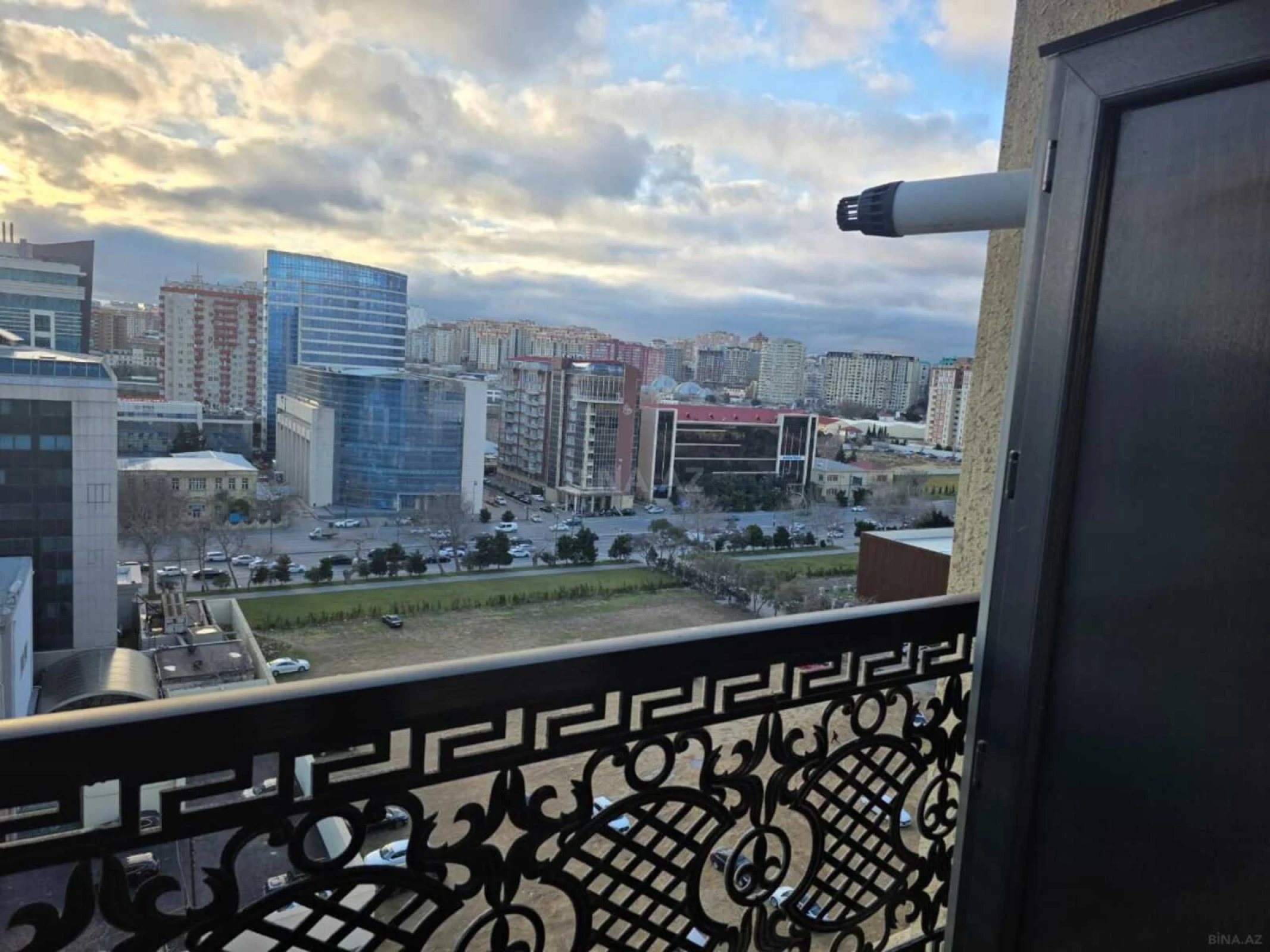 Kirayə verilir 2 otaqlı mənzil 80 m²