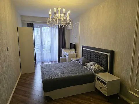 Kirayə verilir 2 otaqlı mənzil 80 m²