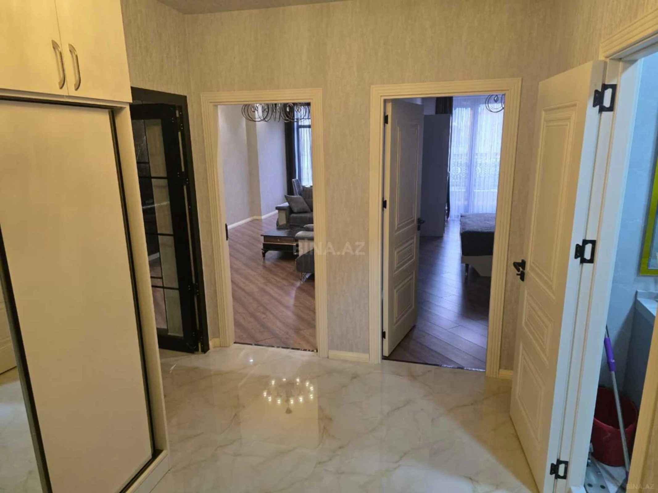 Kirayə verilir 2 otaqlı mənzil 80 m²