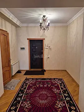Satılır 4 otaqlı mənzil 180 m²