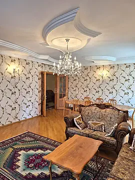 Satılır 4 otaqlı mənzil 180 m² — Bakı 4 otaq 180.00 m²