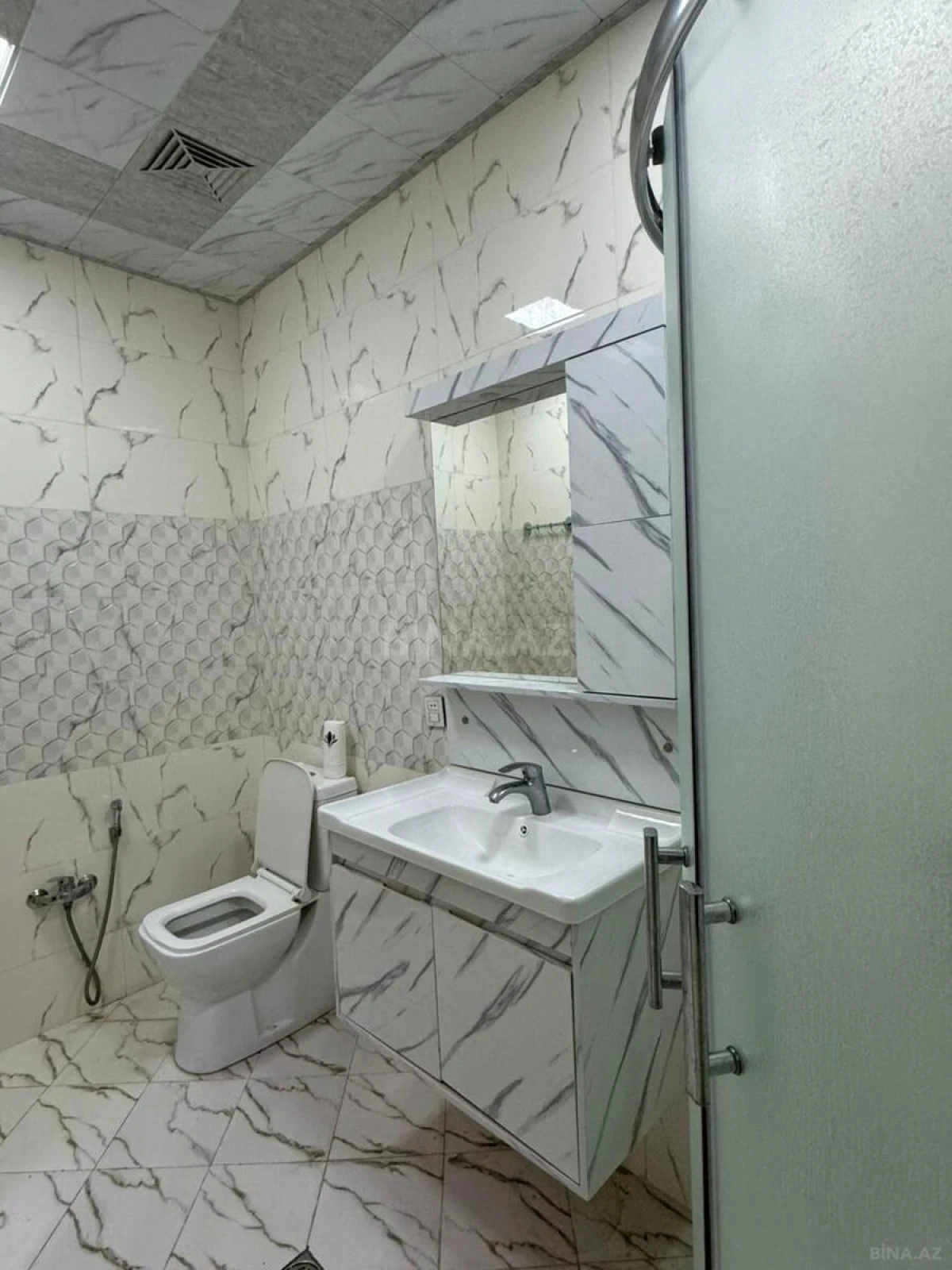 Kirayə verilir 3 otaqlı mənzil 70 m²
