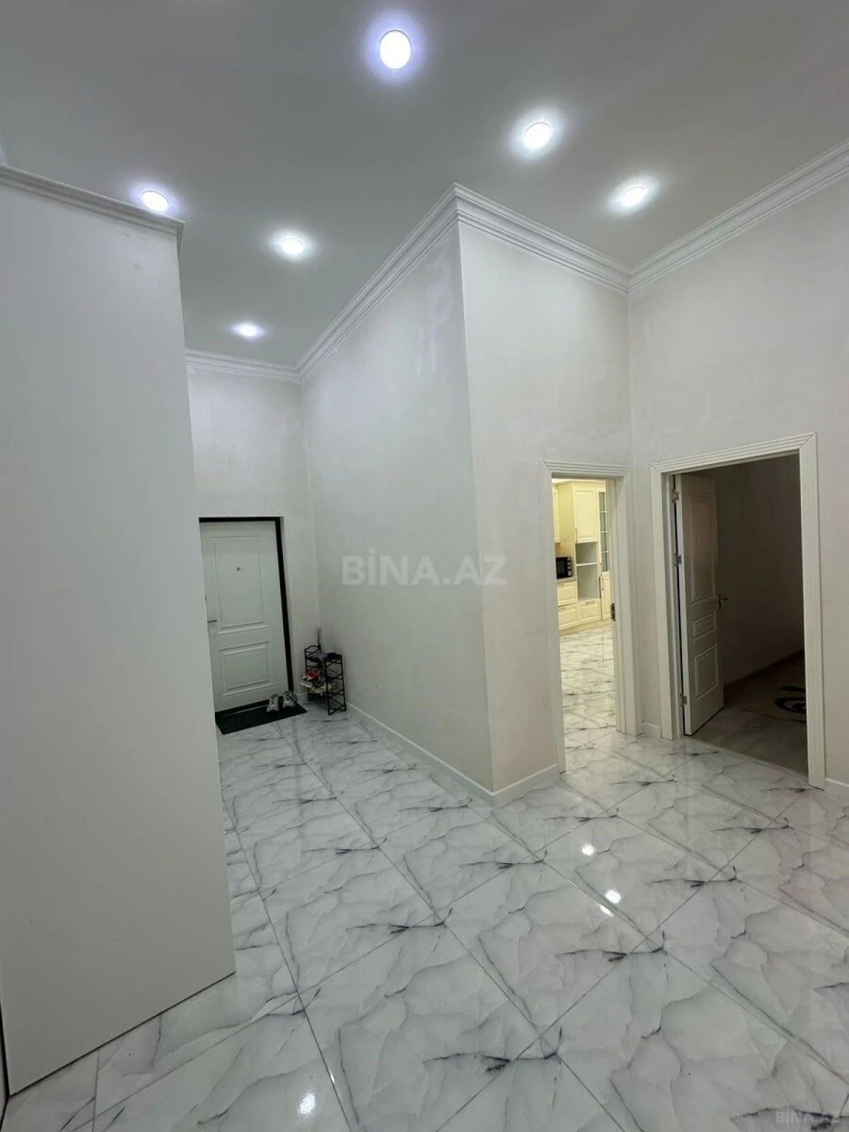Satılır 3 otaqlı mənzil 140 m²