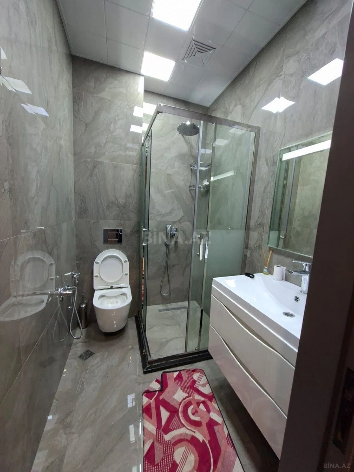 Kirayə verilir 3 otaqlı mənzil 125 m²