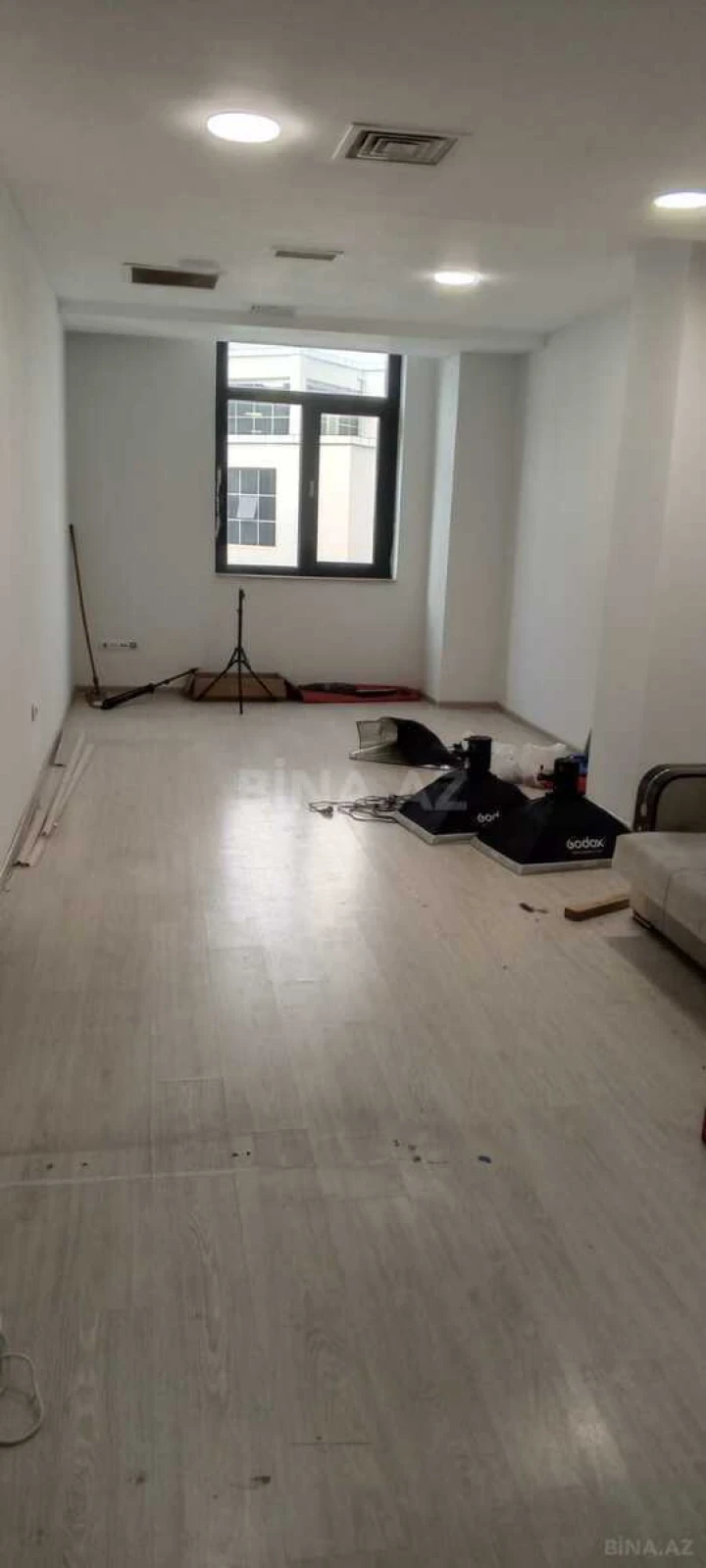 Kirayə verilir 7 otaqlı ofis 230 m²