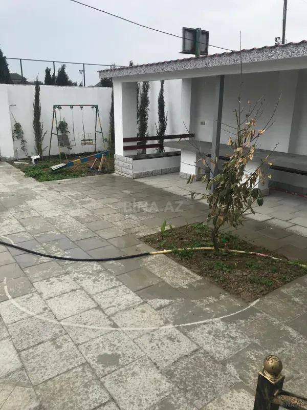 Kirayə verilir 4 otaqlı həyət evi 200 m²