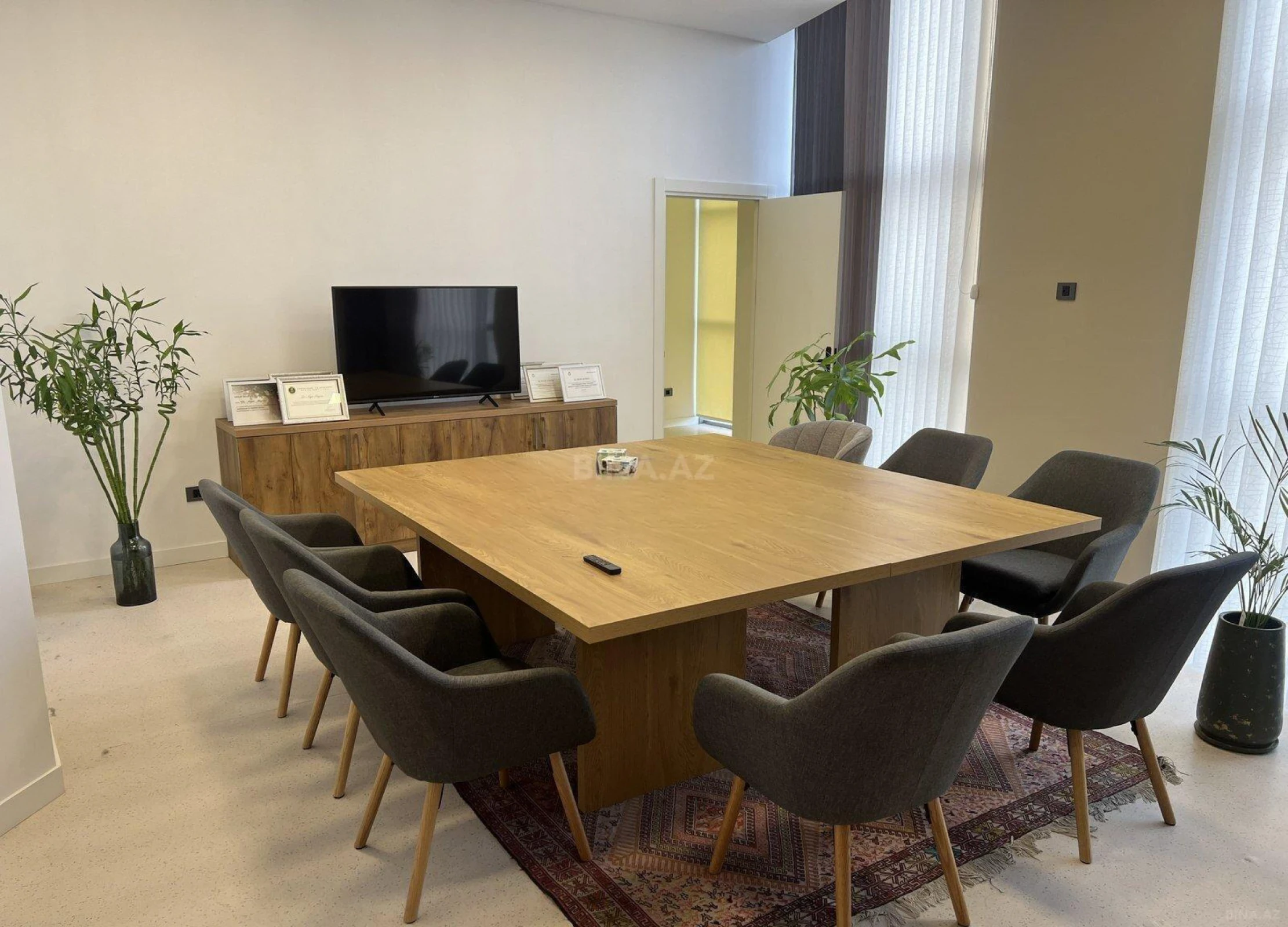 Kirayə verilir obyekt 270 m²