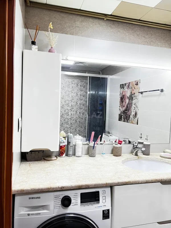 Satılır 2 otaqlı mənzil 65 m²