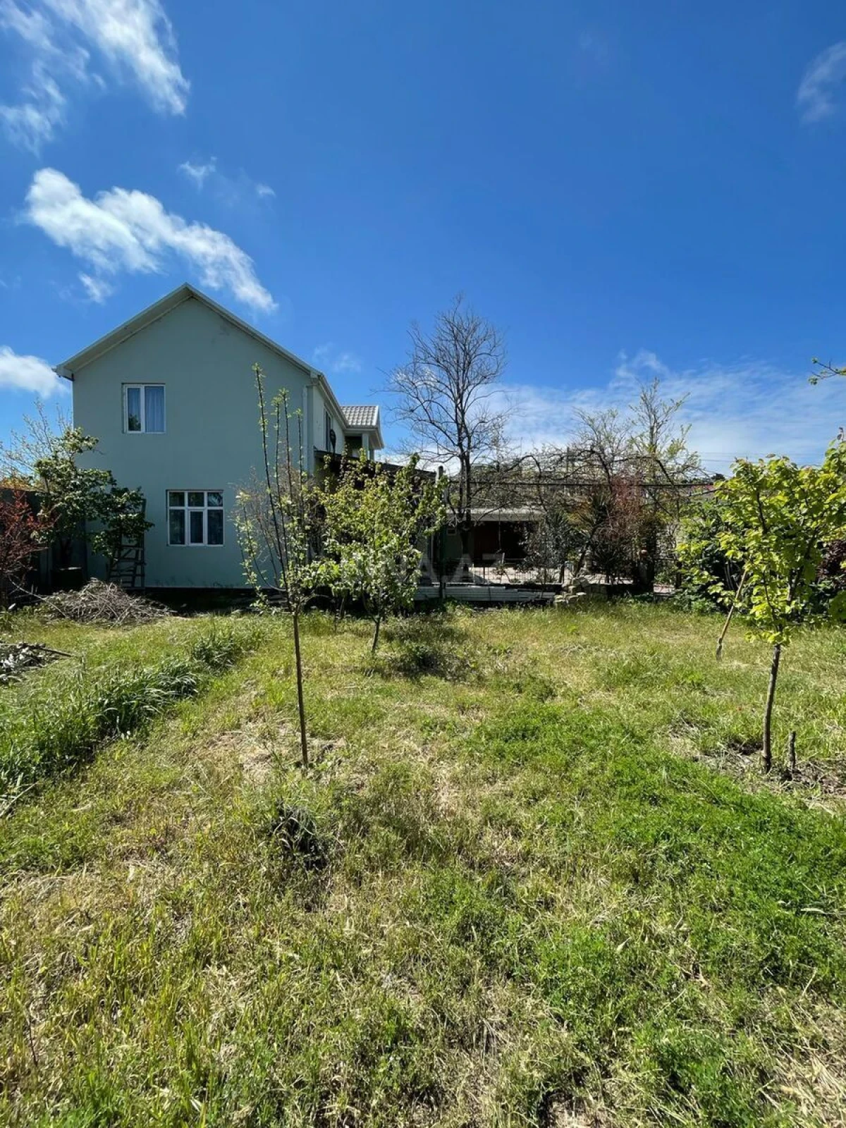 Satılır 5 otaqlı həyət evi 200 m²
