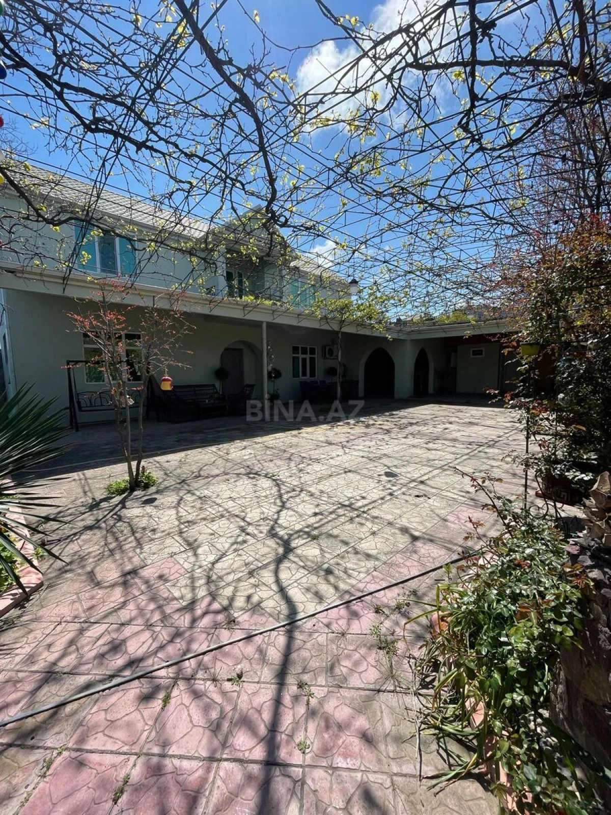 Satılır 5 otaqlı həyət evi 200 m²