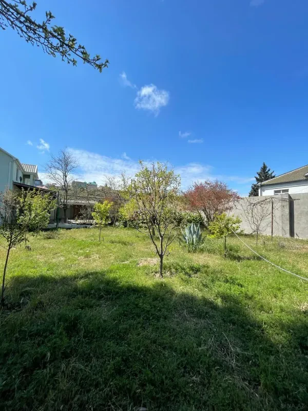 Satılır 5 otaqlı həyət evi 200 m²