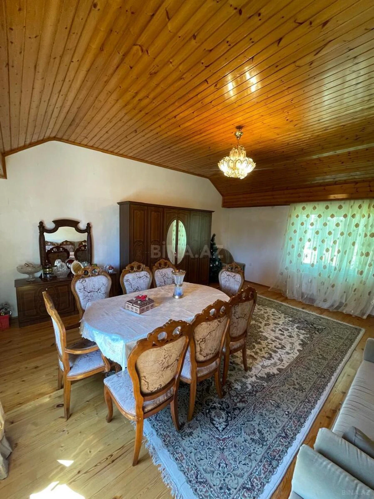 Satılır 5 otaqlı həyət evi 200 m²