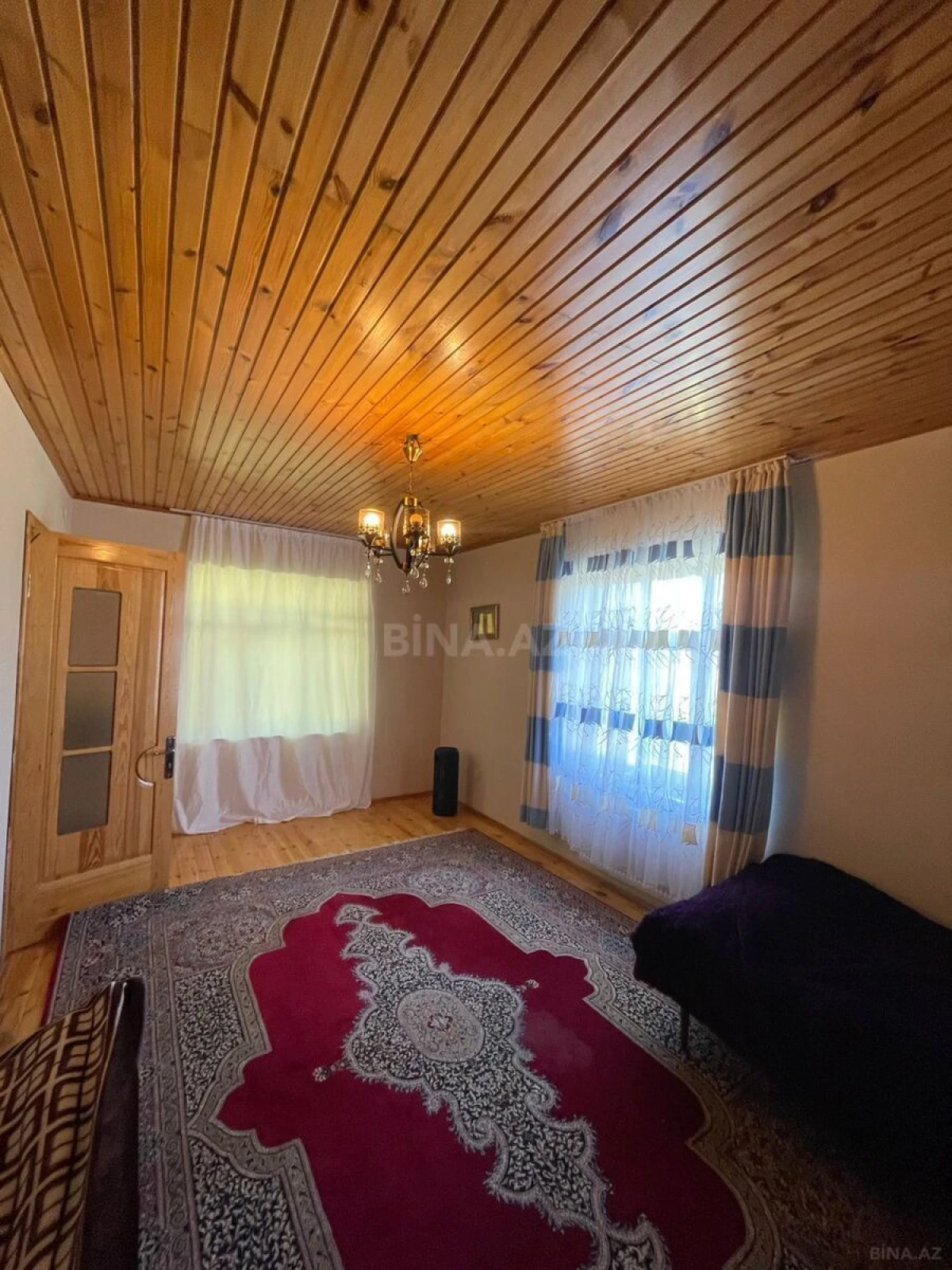 Satılır 5 otaqlı həyət evi 200 m²