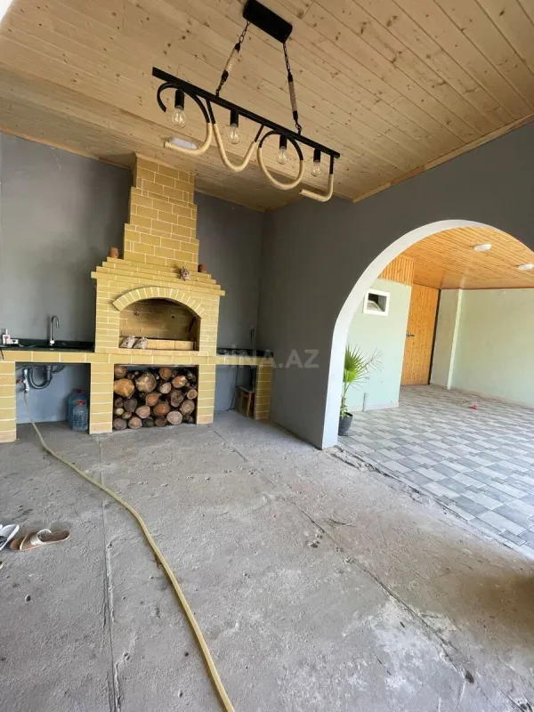 Satılır 5 otaqlı həyət evi 200 m²