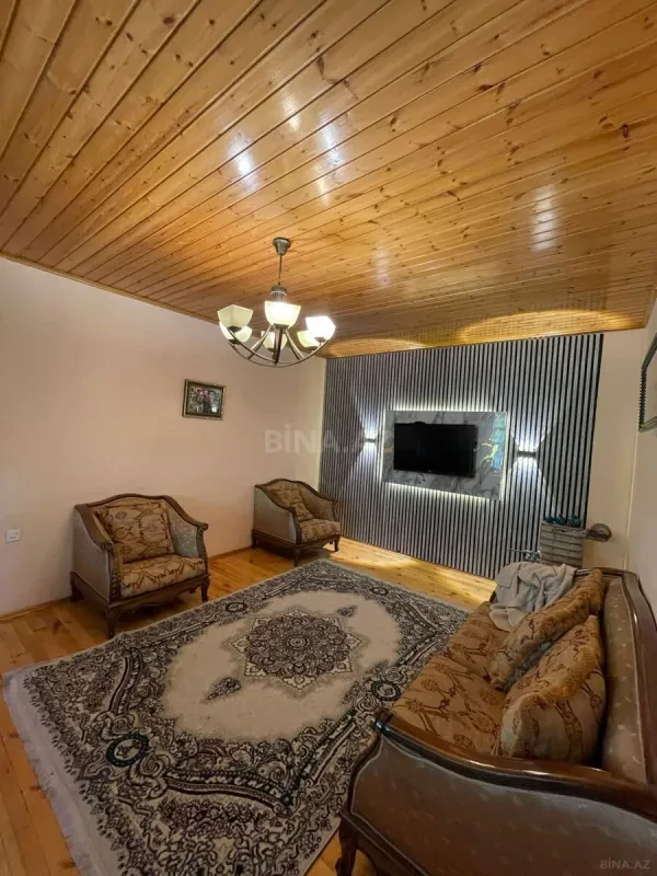 Satılır 5 otaqlı həyət evi 200 m²