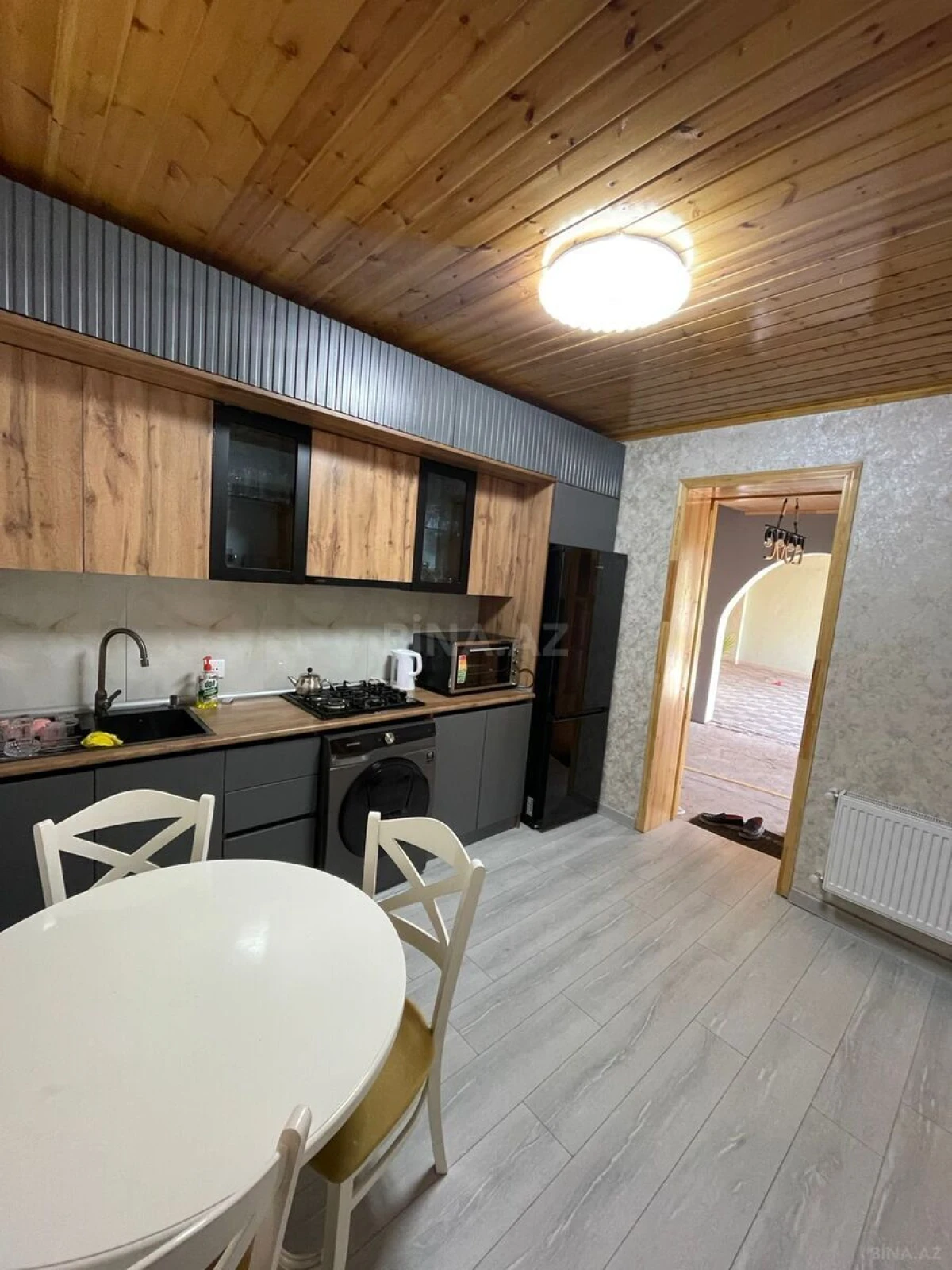 Satılır 5 otaqlı həyət evi 200 m²