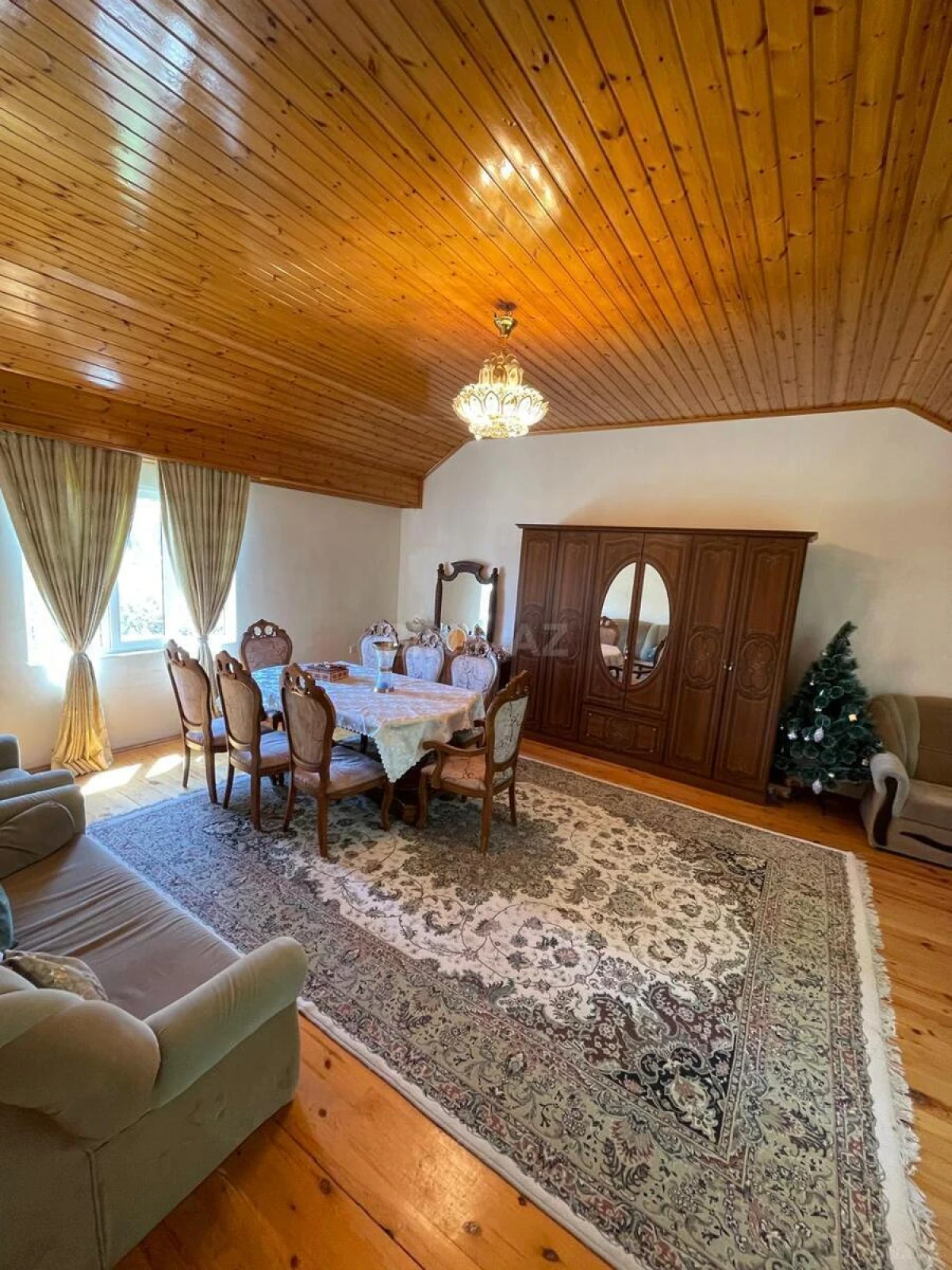Satılır 5 otaqlı həyət evi 200 m²