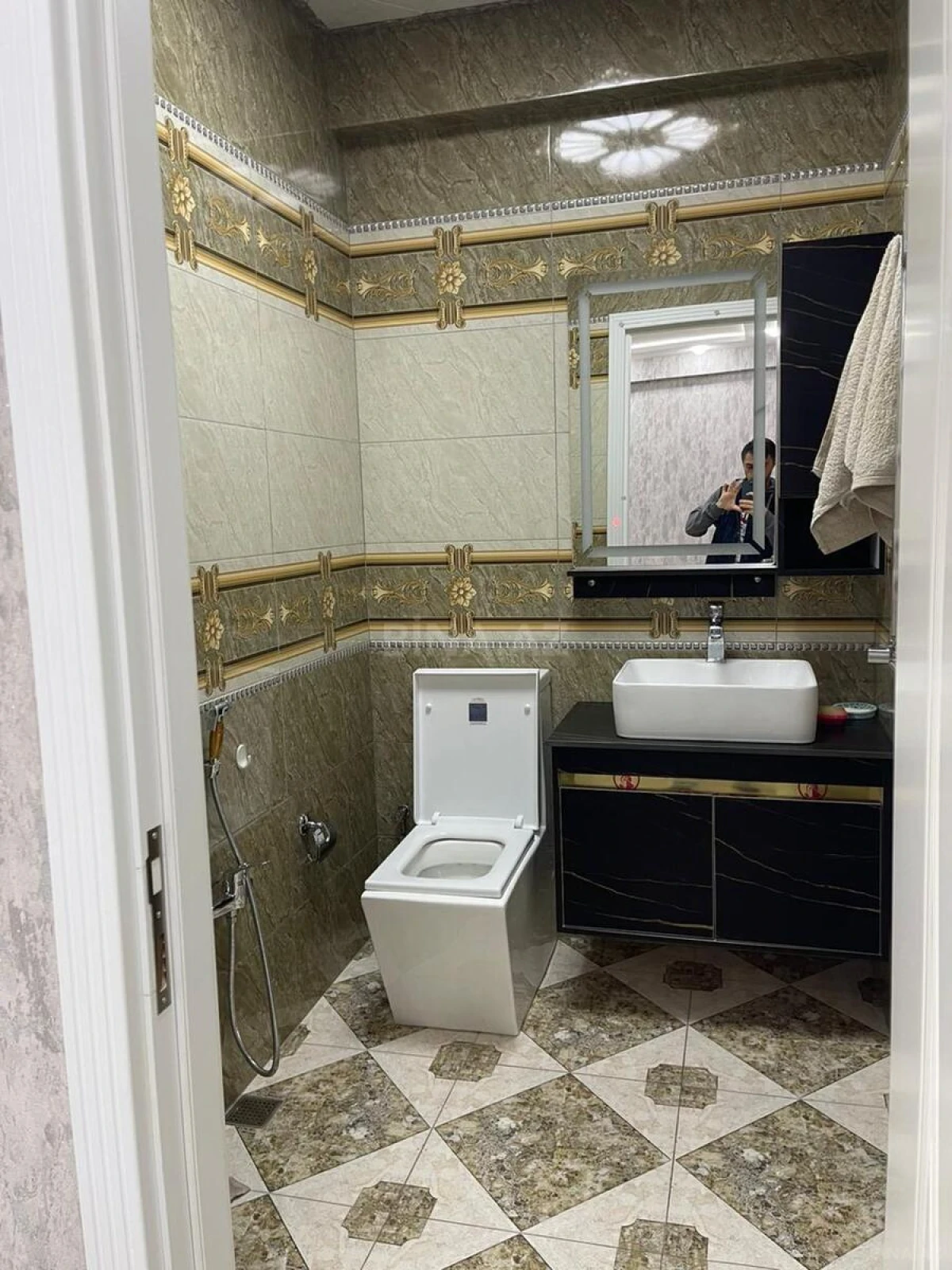 Kirayə verilir 3 otaqlı mənzil 135 m²