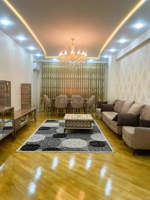 Kirayə verilir 3 otaqlı mənzil 135 m²