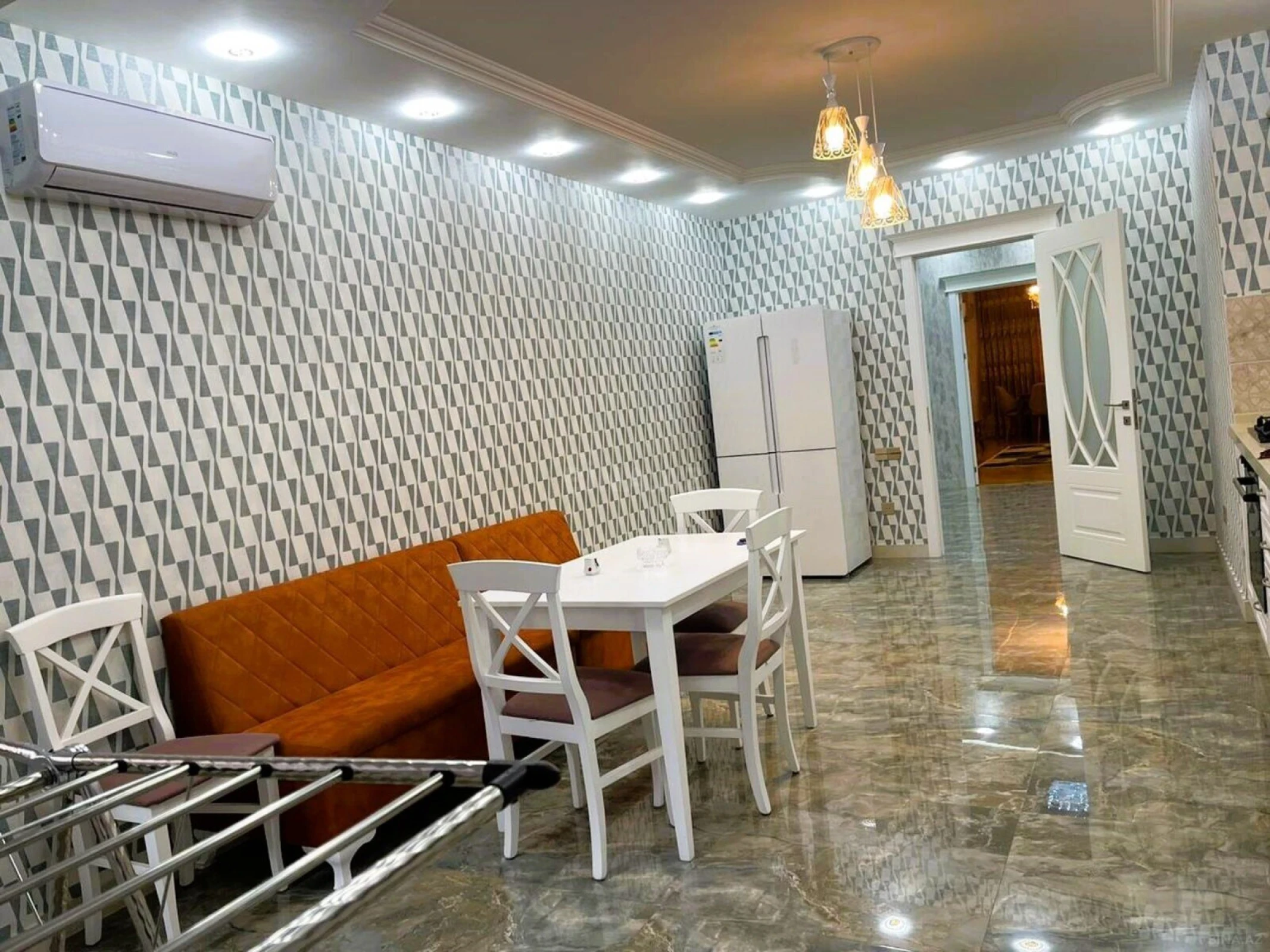 Kirayə verilir 3 otaqlı mənzil 135 m²