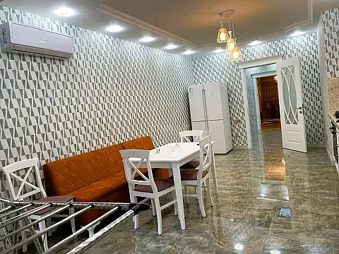 Kirayə verilir 3 otaqlı mənzil 135 m²
