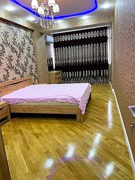 Kirayə verilir 3 otaqlı mənzil 135 m²