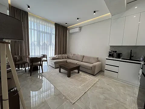 Kirayə verilir 2 otaqlı mənzil 77 m²