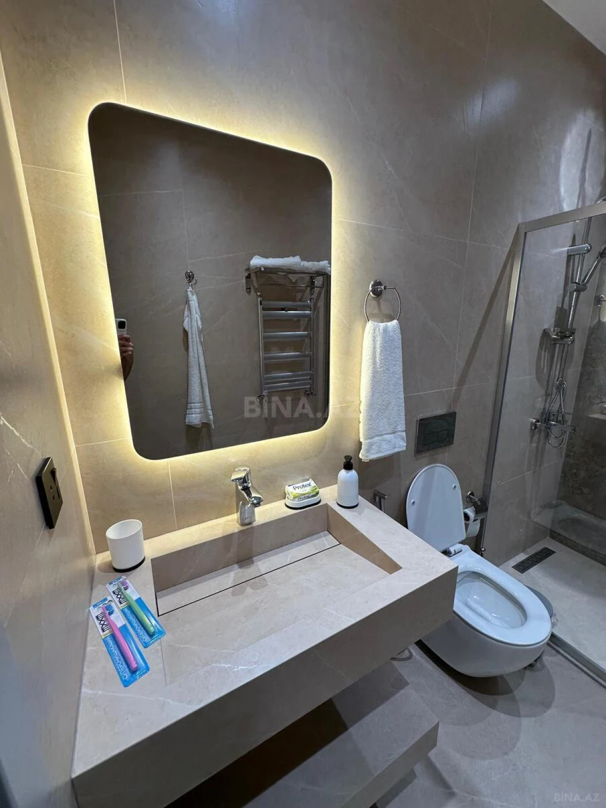 Kirayə verilir 2 otaqlı mənzil 77 m²