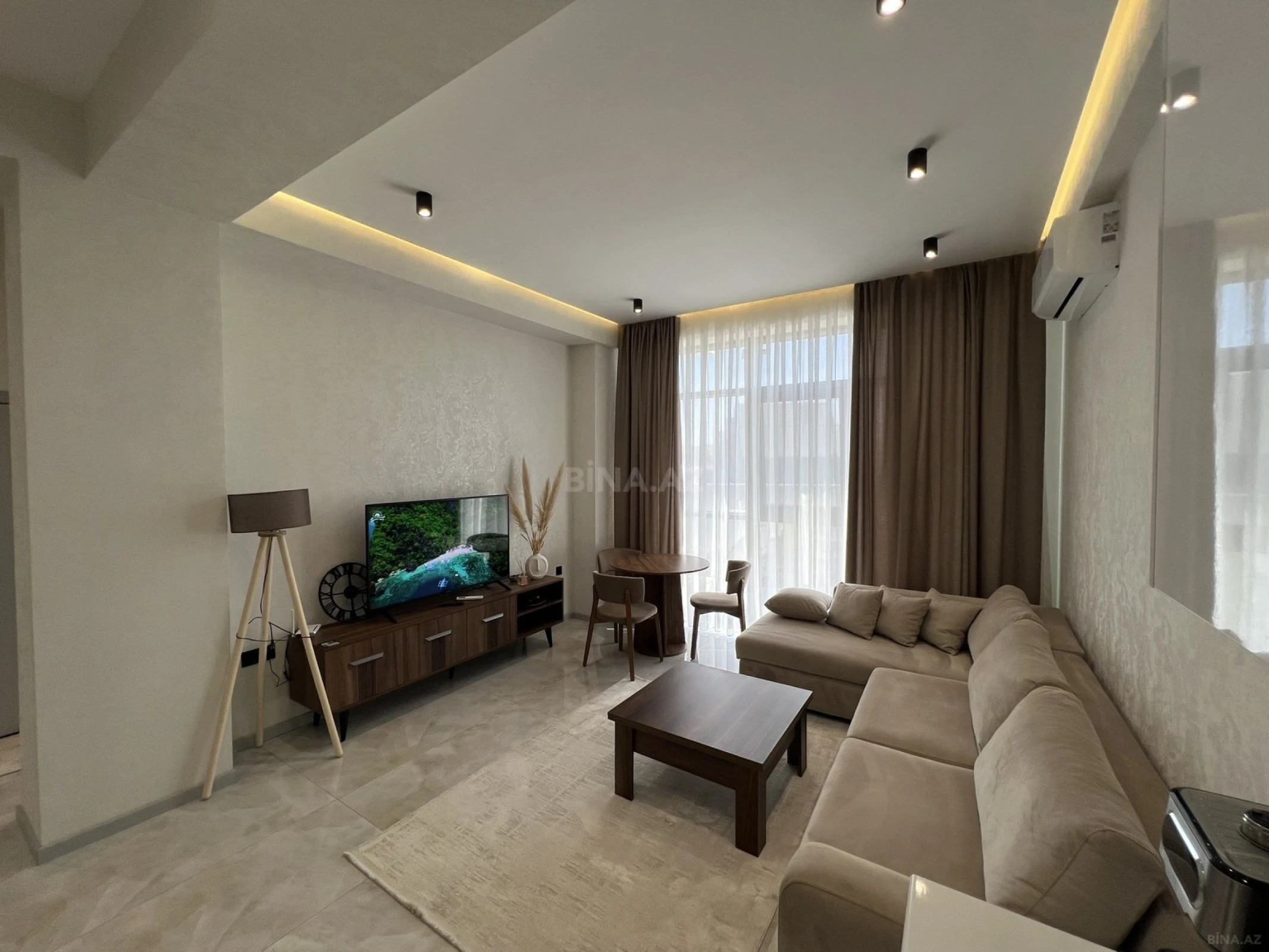 Kirayə verilir 2 otaqlı mənzil 77 m²