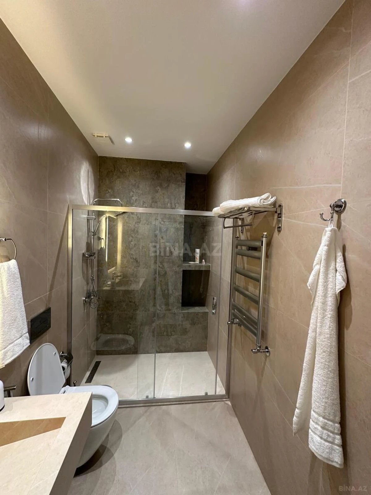 Kirayə verilir 2 otaqlı mənzil 77 m²