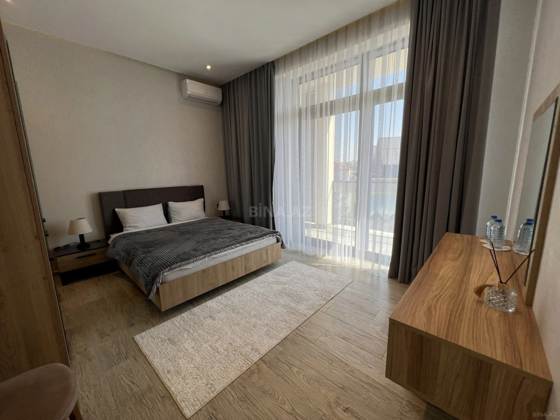 Kirayə verilir 2 otaqlı mənzil 77 m²