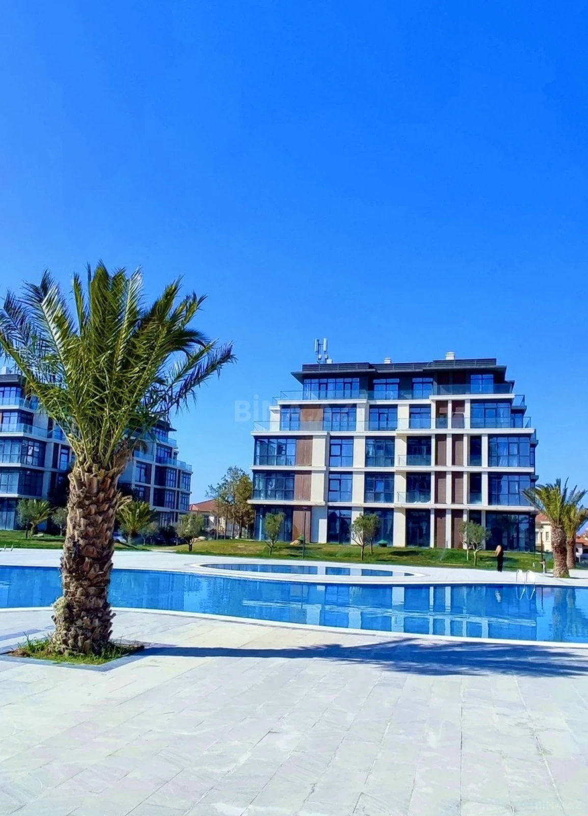 Kirayə verilir 2 otaqlı mənzil 77 m²