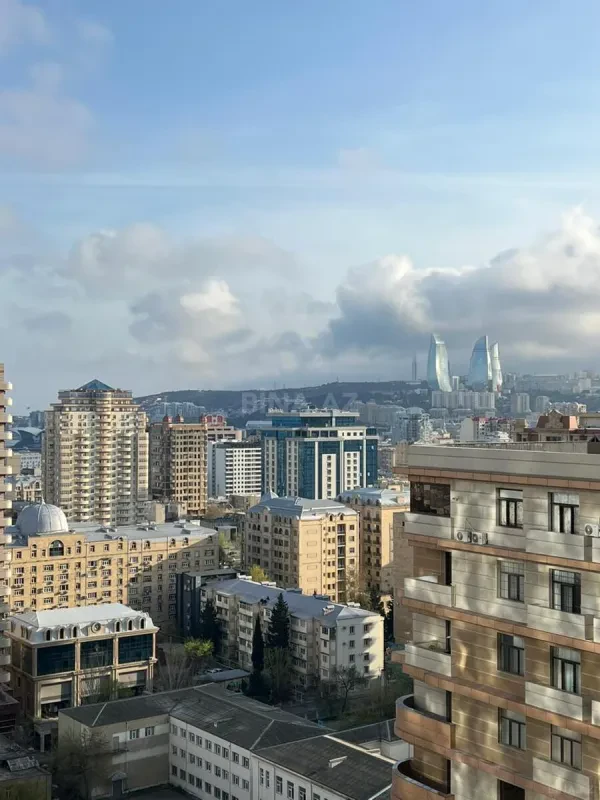 Kirayə verilir 3 otaqlı mənzil 110 m²