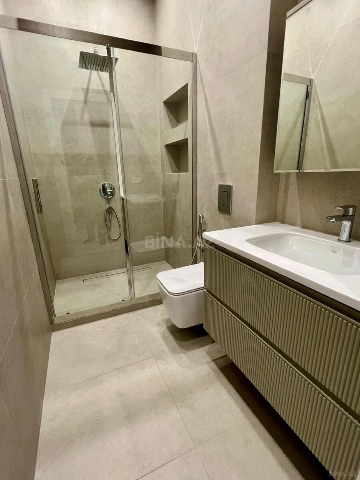 Kirayə verilir 3 otaqlı mənzil 110 m²