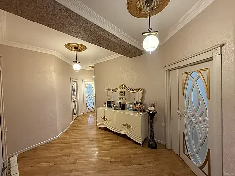 Satılır 4 otaqlı mənzil 133 m²
