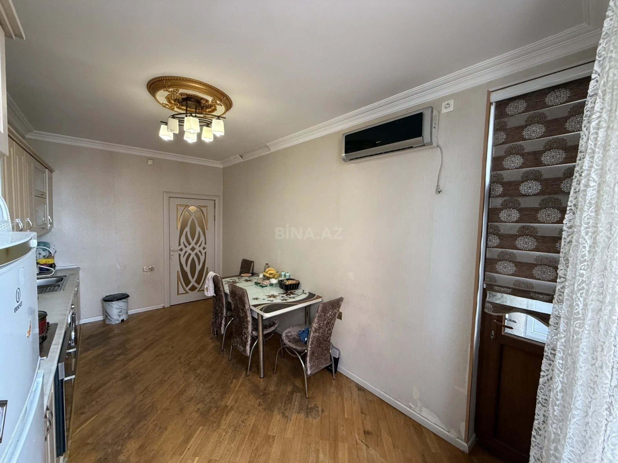 Satılır 4 otaqlı mənzil 133 m²