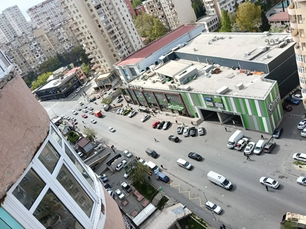 Satılır 4 otaqlı mənzil 133 m²