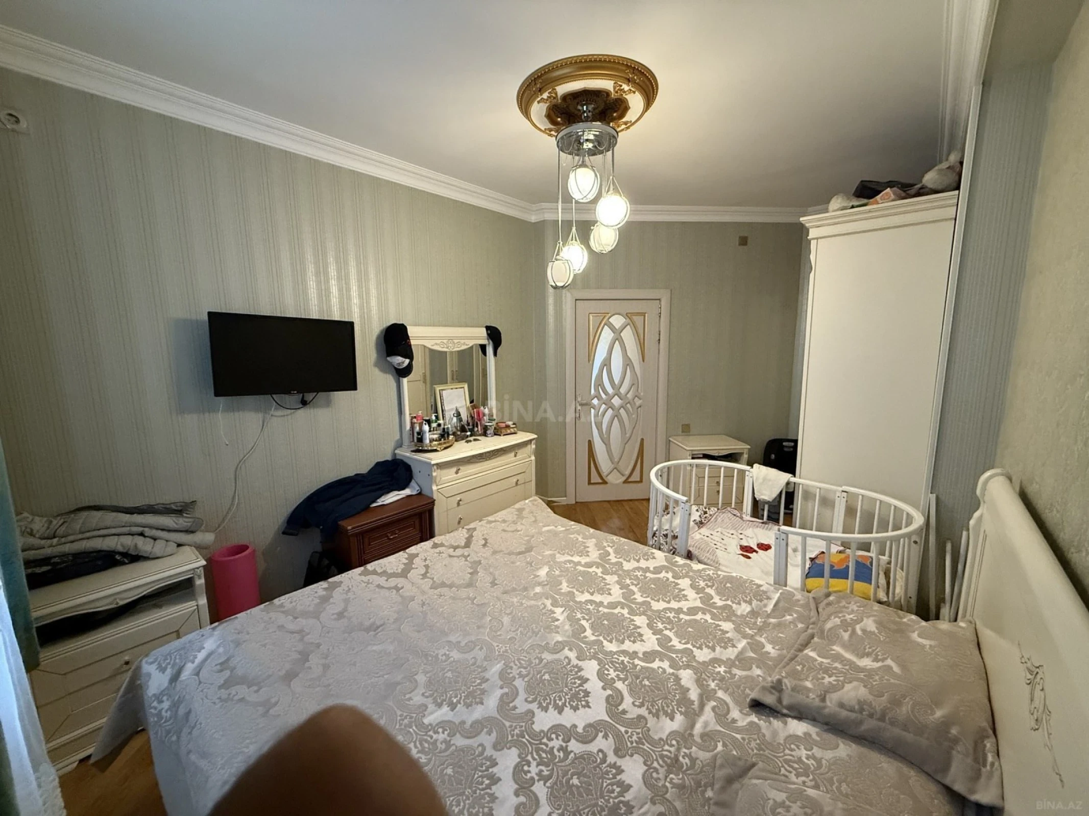 Satılır 4 otaqlı mənzil 133 m²